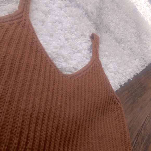 Brown Knitted Crop Top - Picture 2 of 4